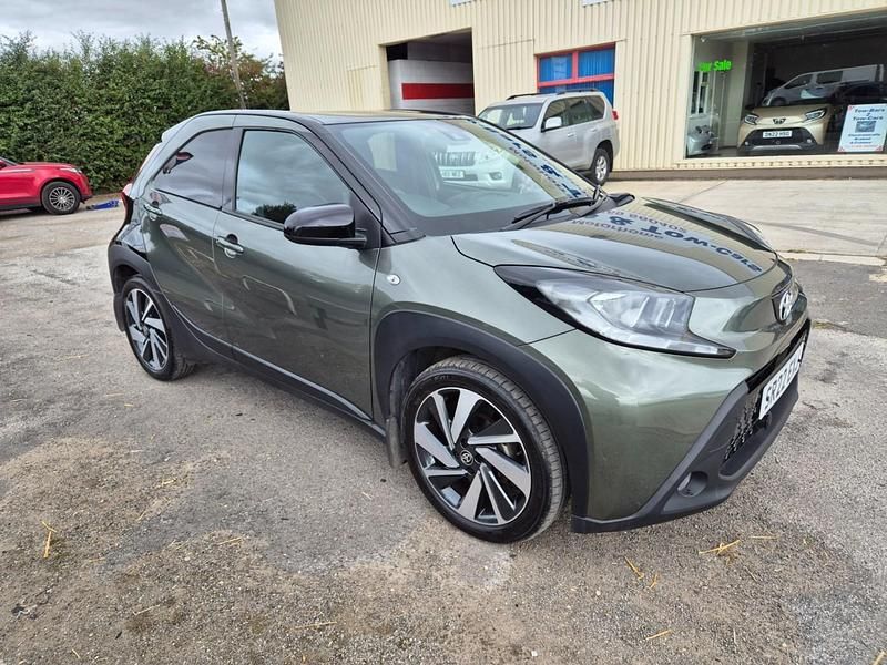 Used Toyota Aygo X 72 HP (52 kW) 2022 Green SUV