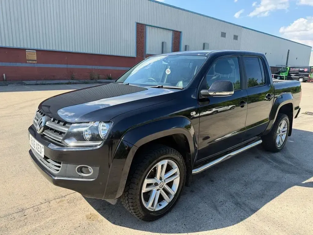 Used VW Amarok Highline 180 HP (132 kW) 2016 Black Pickup