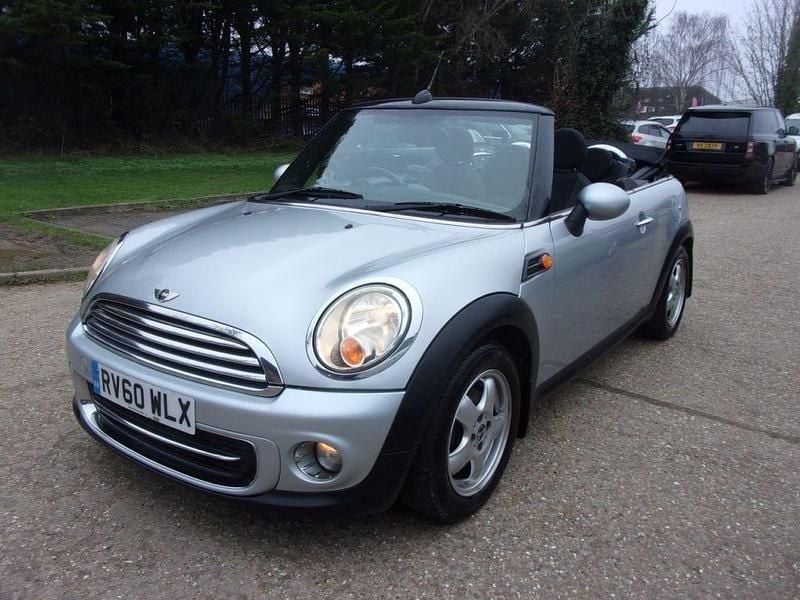 Begagnad Mini Cooper Cabriolet 2010 Silver Cab