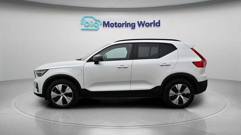 Used Volvo XC40 Plus 211 HP (155 kW) 2023 White SUV