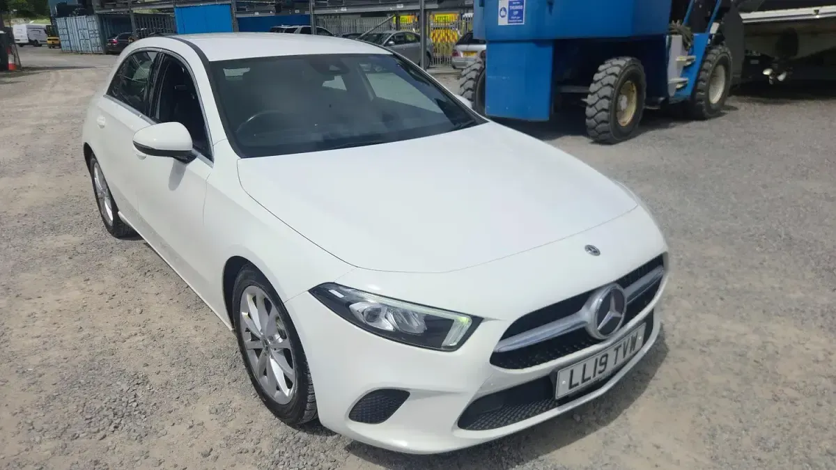 Used Mercedes A180 2019 White Hatchback