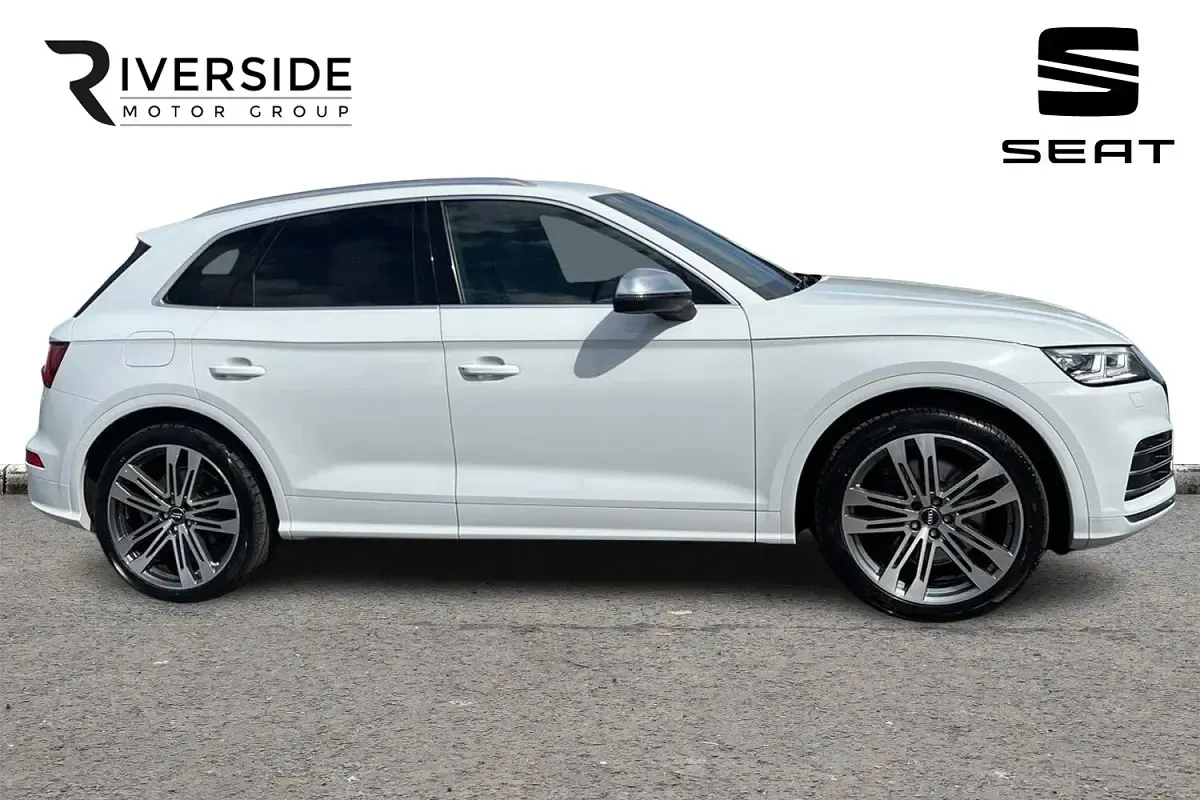 Used Audi Q5 Design 347 HP (255 kW) 2020 Glacier white SUV