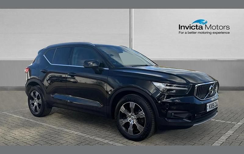 Black Used 2019 Volvo XC40 Inscription SUV | £18,299 (Fair price) - Image 1/4