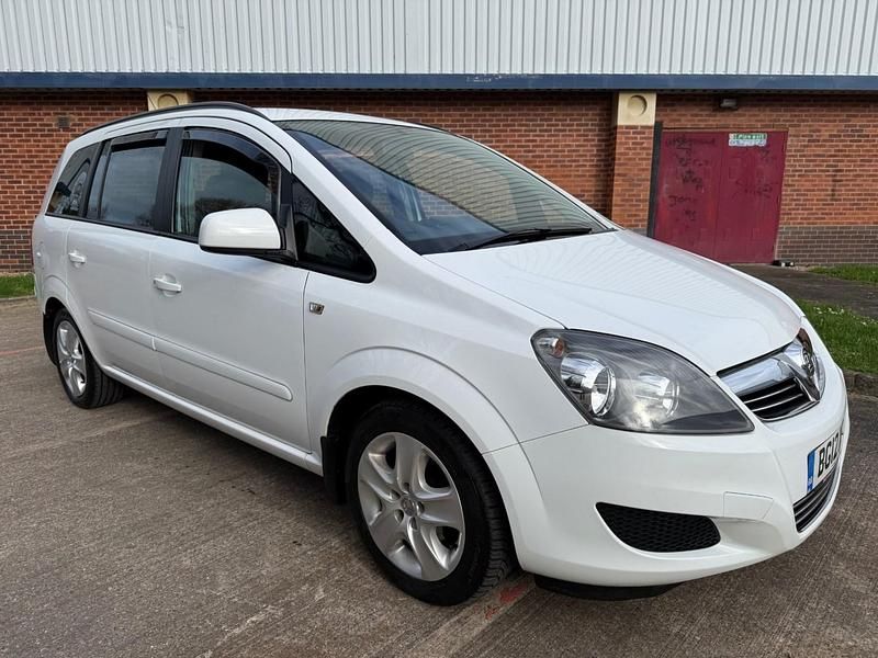 Used Vauxhall Zafira 2012 White MPV