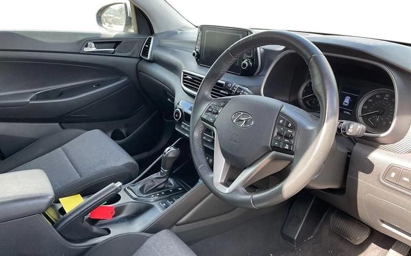 Gebraucht Hyundai Tucson SE 177 PS (130 kW) 2020 Silber SUV