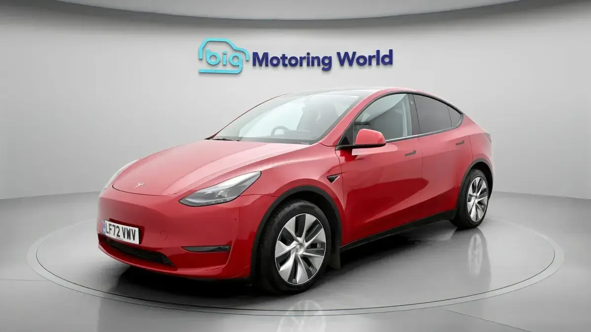 Used Tesla Model Y Long Range AWD 378 kW (514 HP) 2022 Red SUV