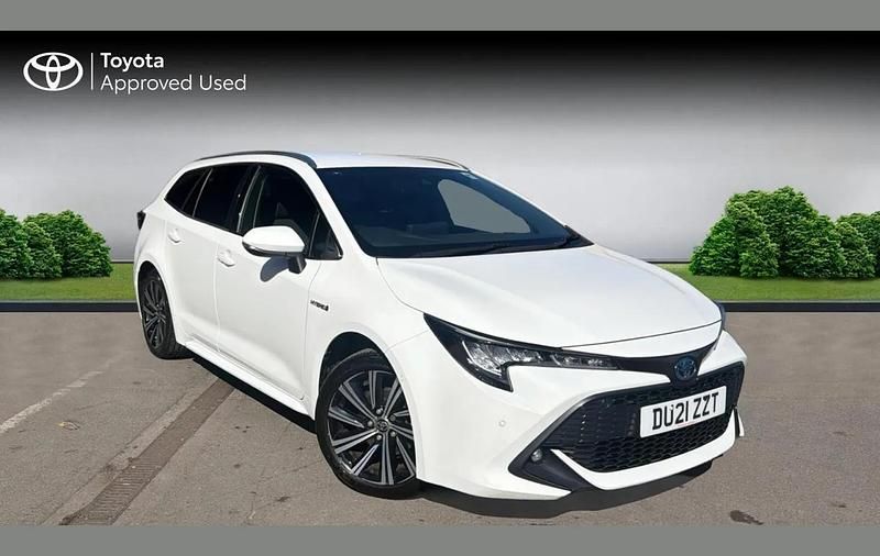 Used Toyota Corolla Design 120 HP (88 kW) 2021 White Estate