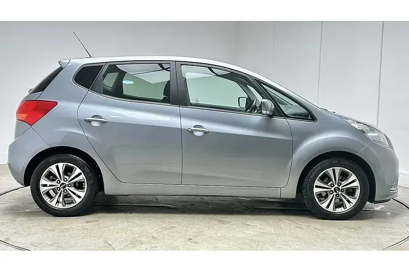 Used Kia Venga 125 HP (91 kW) 2018 Silver Hatchback