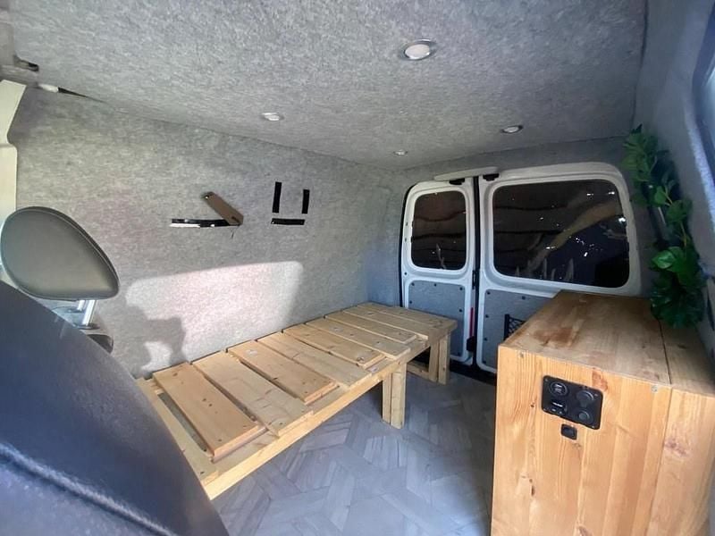 Used VW Caddy 102 HP (75 kW) 2012 White MPV