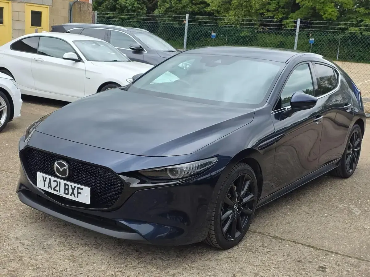 Używany Mazda 3 Inclusive 180 KM (132 kW) 2021 Niebieski Hatchback