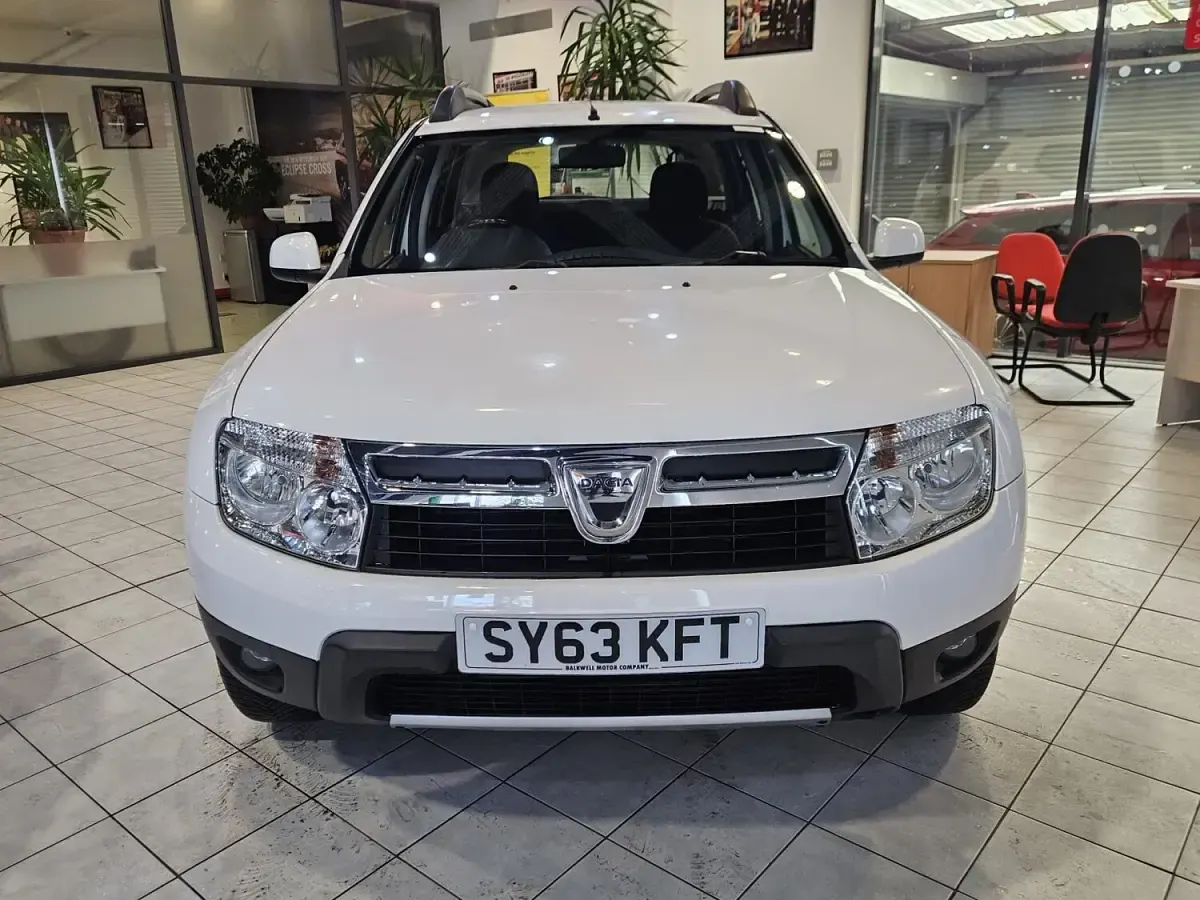 Used Dacia Duster Lauréate 2013 White SUV