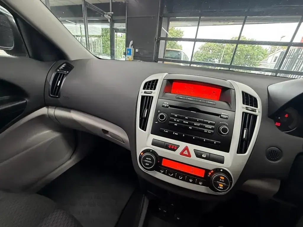 Used Kia Ceed 113 HP (83 kW) 2008 Grey Hatchback