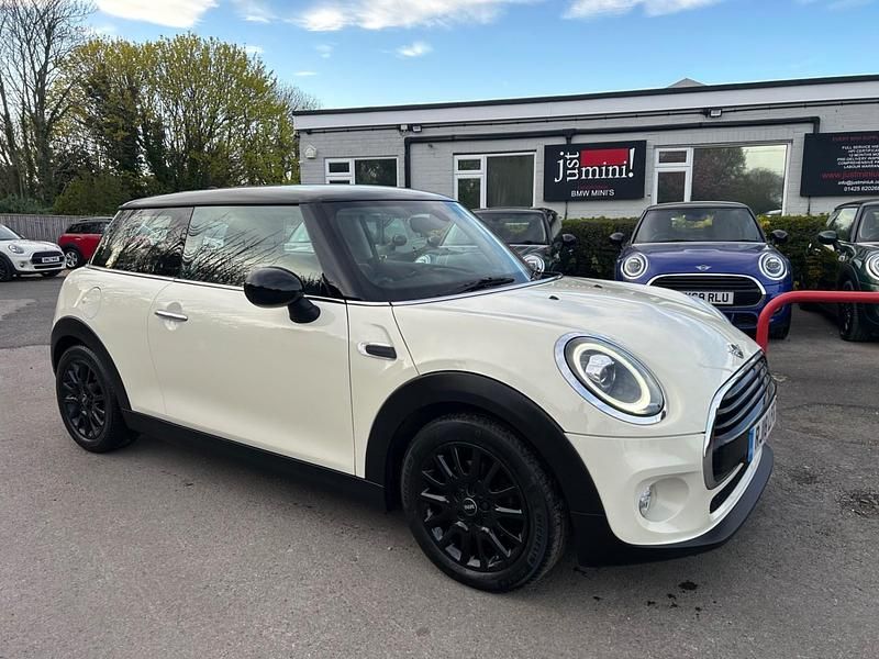 Used Mini Cooper Hatch 2018 White Hatchback