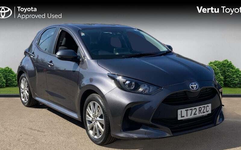 Used 2025 Toyota Yaris Hybrid Hatchback | £16,208 (Super price) - Image 1/4