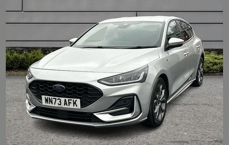 Used Ford Focus ST-Line 123 HP (90 kW) 2023 Silver Hatchback