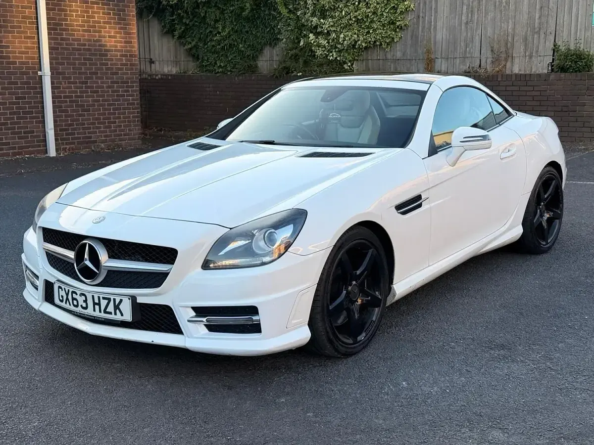 Used Mercedes SLK250 AMG 204 HP (150 kW) 2013 White Cabriolet
