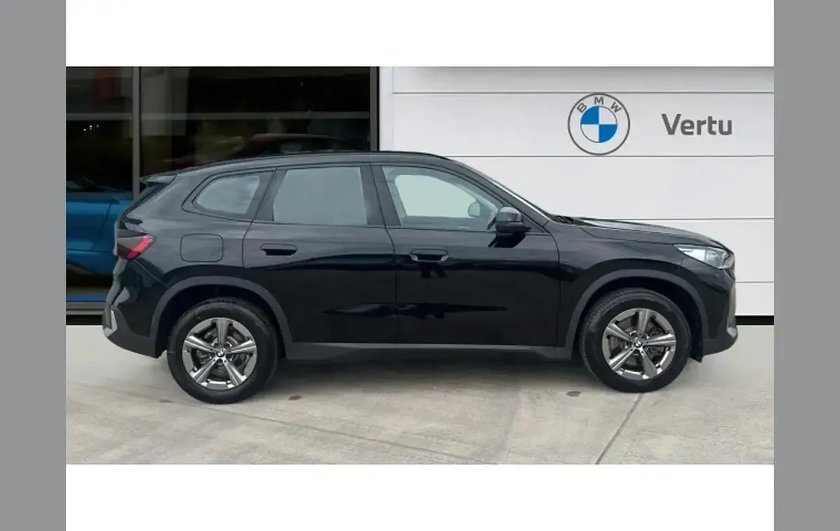 Second-hand BMW X1 Sport Line 170 CP (125 kW) 2024 Negru SUV