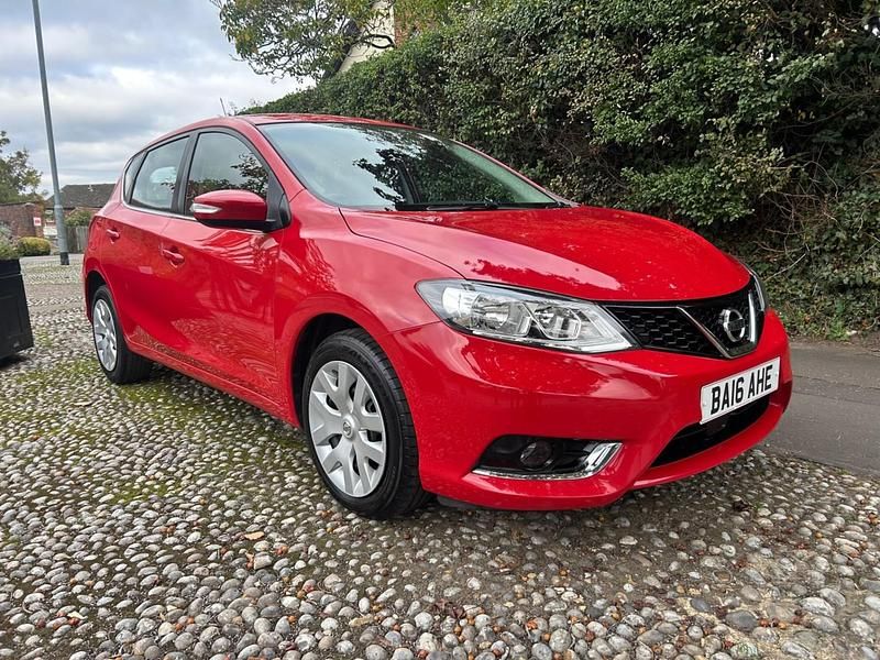Red Used 2016 Nissan Pulsar Visia Hatchback | £4,495 (Fair price) - Image 1/4