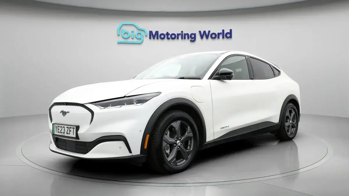 Used Ford Mustang Mach-E Standard Range 194 kW (265 HP) 2023 White SUV