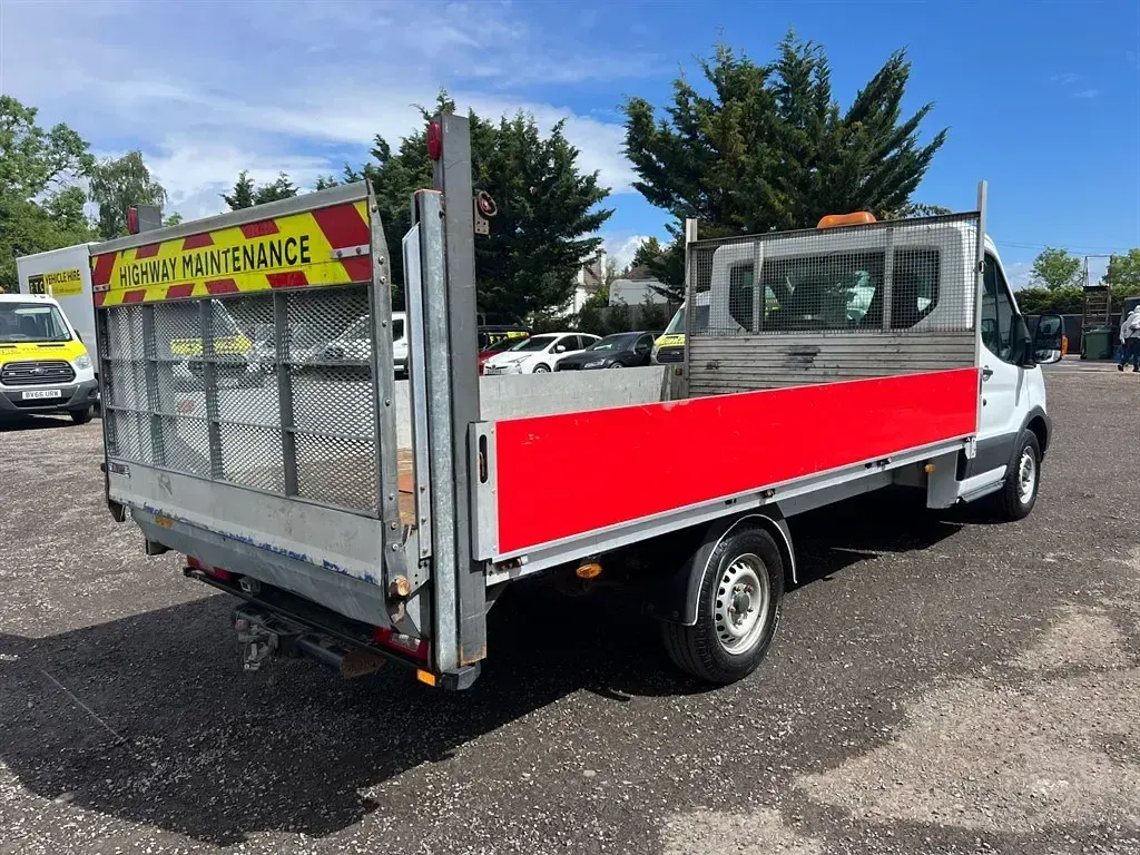 Usado Ford Transit 130 HP (95 kW) 2017 Branco Cabrios