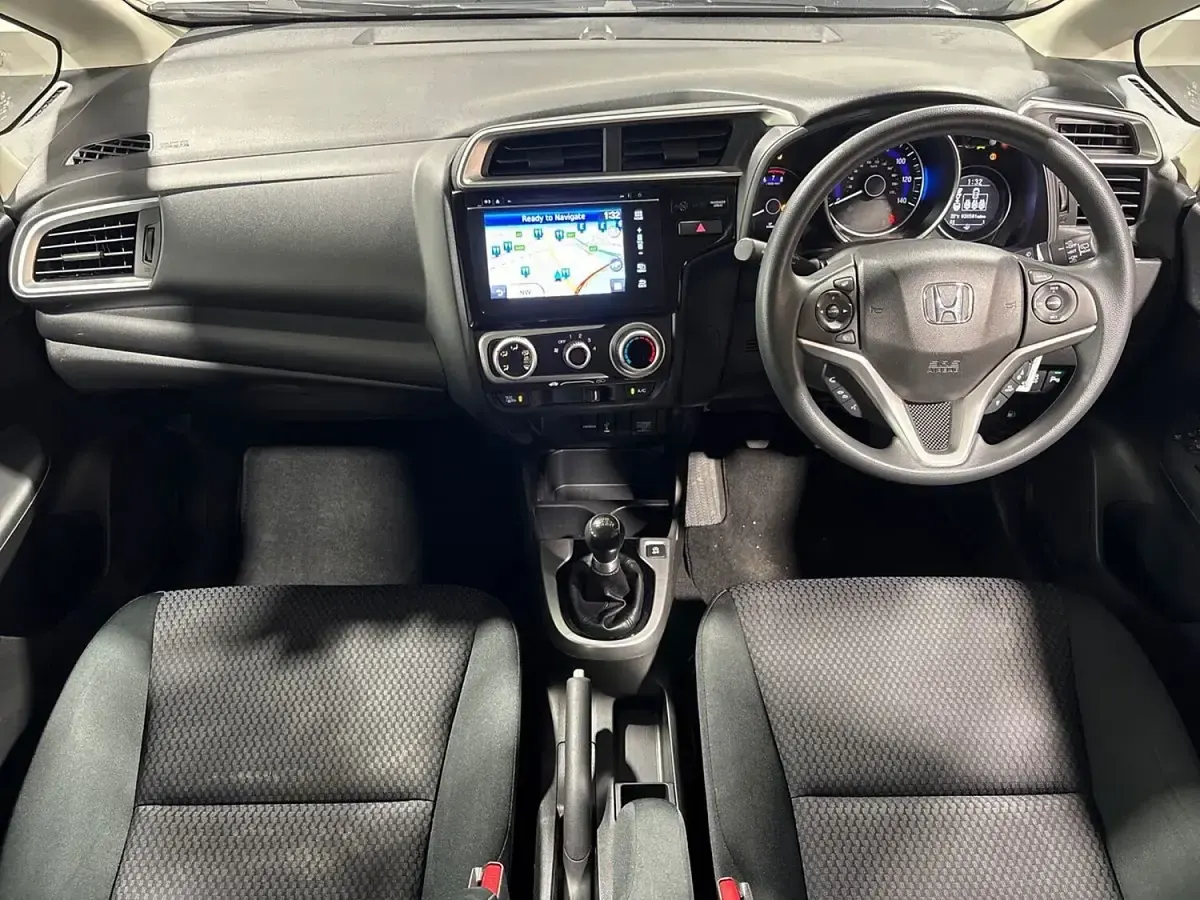 Used Honda Jazz SE 102 HP (75 kW) 2019 Blue Hatchback