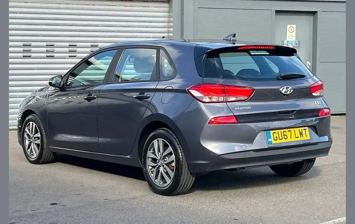 Used Hyundai i30 SE 120 HP (88 kW) 2017 Grey Hatchback