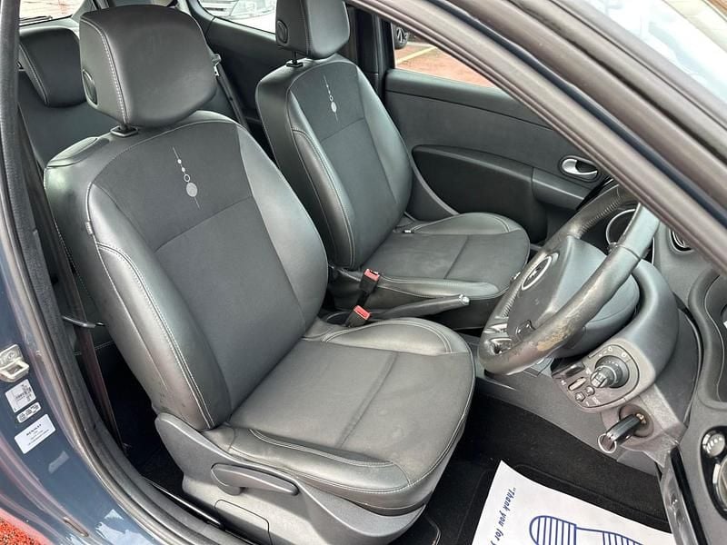 Used Renault Clio IV Dynamique 75 HP (55 kW) 2012 Blue Hatchback