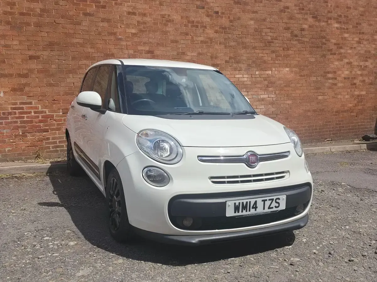 Used Fiat 500L Pop Star 105 HP (77 kW) 2014 White MPV