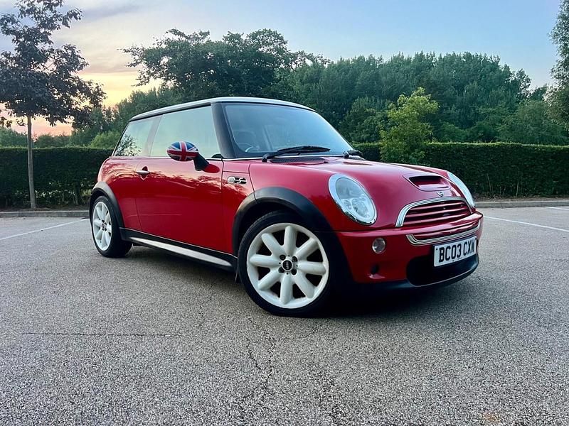 Red Used 2003 Mini Cooper S Hatch Hatchback | £2,350 - Image 1/4