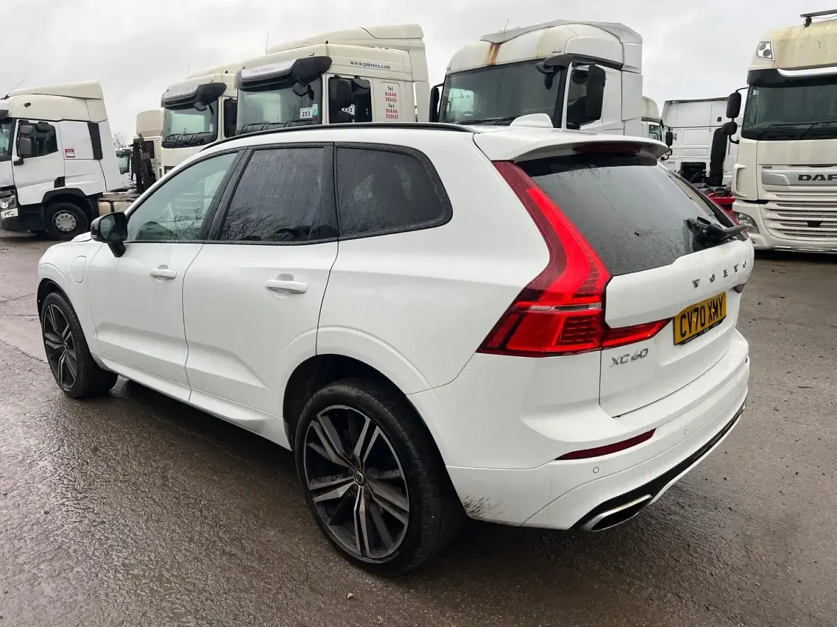 Used Volvo XC60 R-Design Pro 2020 White SUV