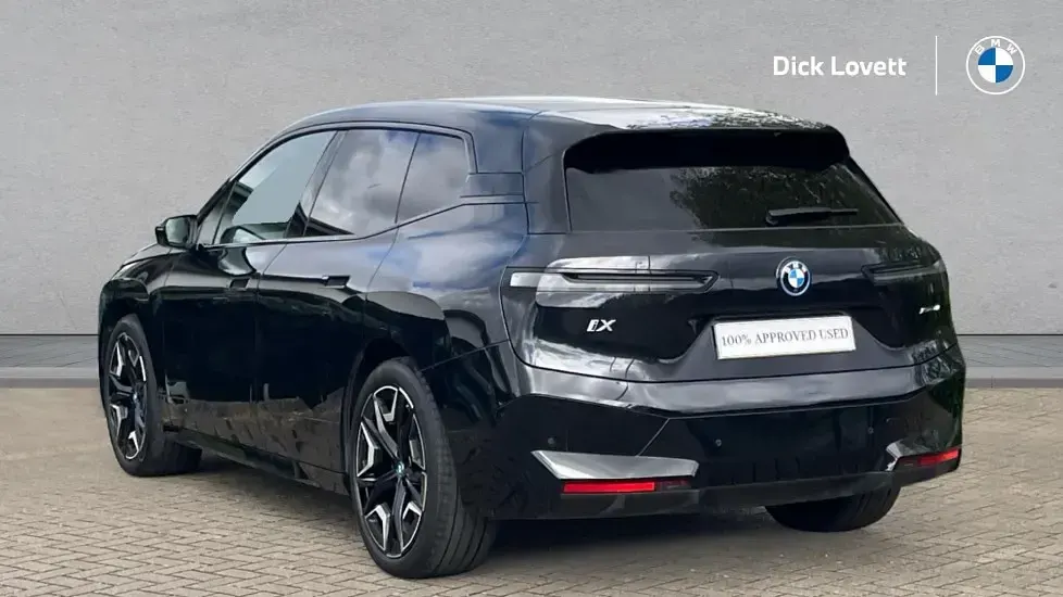 Usado BMW iX M Sport 239 kW (326 HP) 2022 Preto SUV