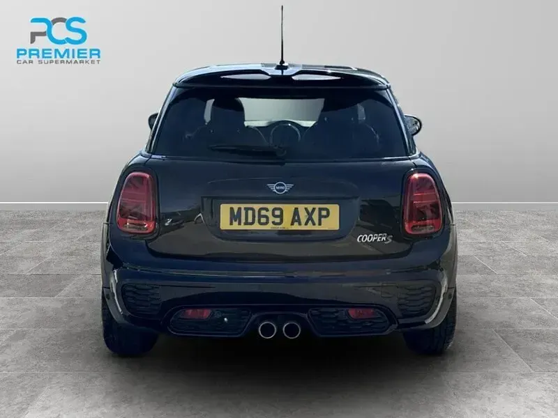 Usado Mini Cooper S Hatch 2019 Negro Utilitario