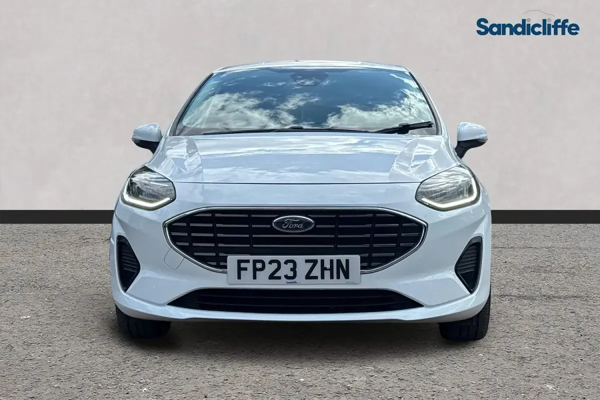 Used Ford Fiesta Titanium 100 HP (73 kW) 2023 White Hatchback
