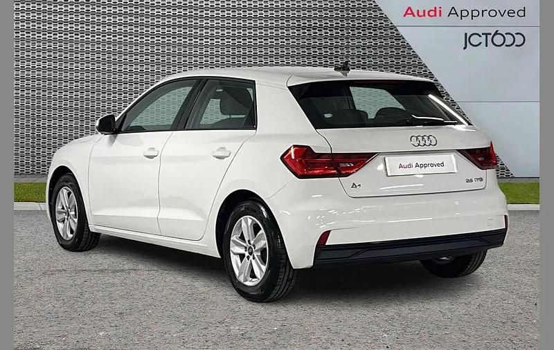 Used Audi A1 Design 94 HP (69 kW) 2023 White Hatchback