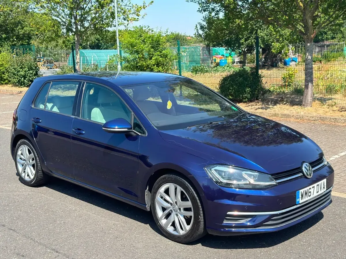 Used VW Golf VII SE 115 HP (84 kW) 2017 Blue Hatchback