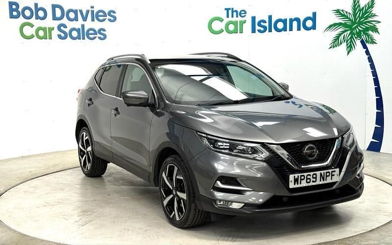 Grey Used 2018 Nissan Qashqai Tekna SUV | £13,725 (A bit pricey) - Image 1/4