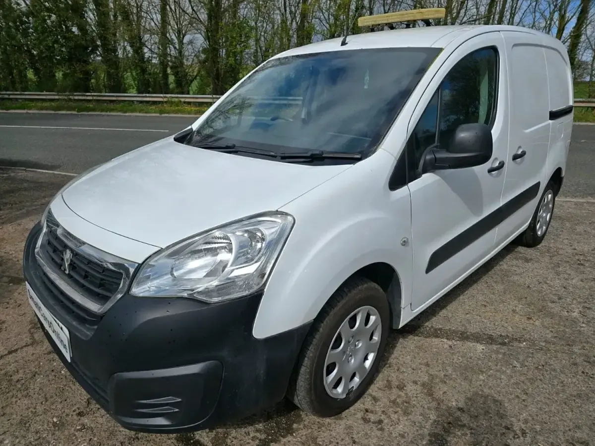 Begagnad Peugeot Partner 2017 Vit
