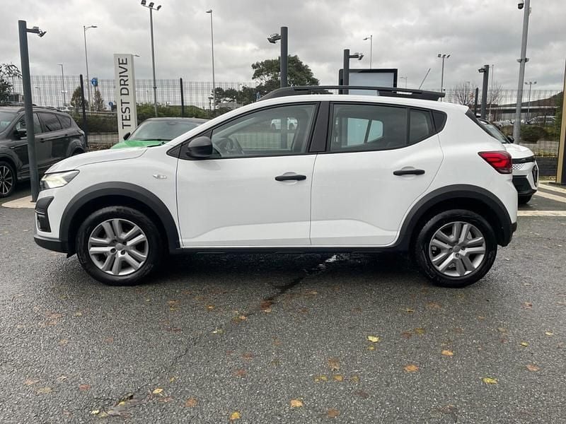 Used Dacia Sandero Essentiel 90 HP (66 kW) 2023 White Hatchback
