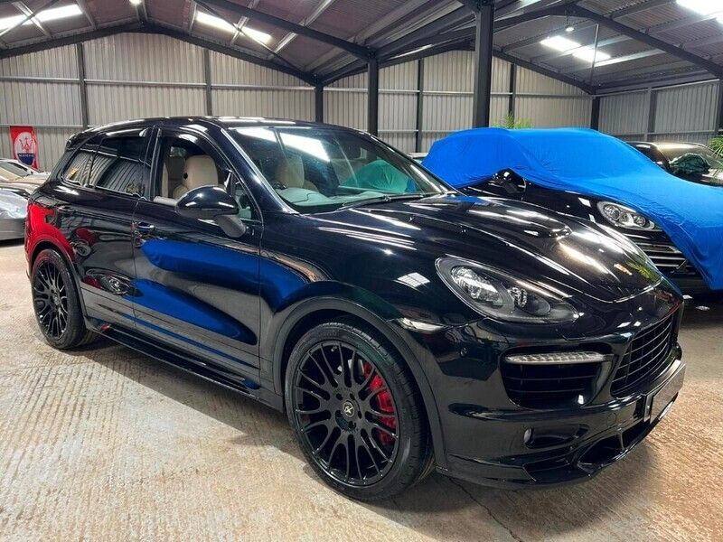 Used 2010 Porsche Cayenne Turbo SUV | £28,990 - Image 1/4