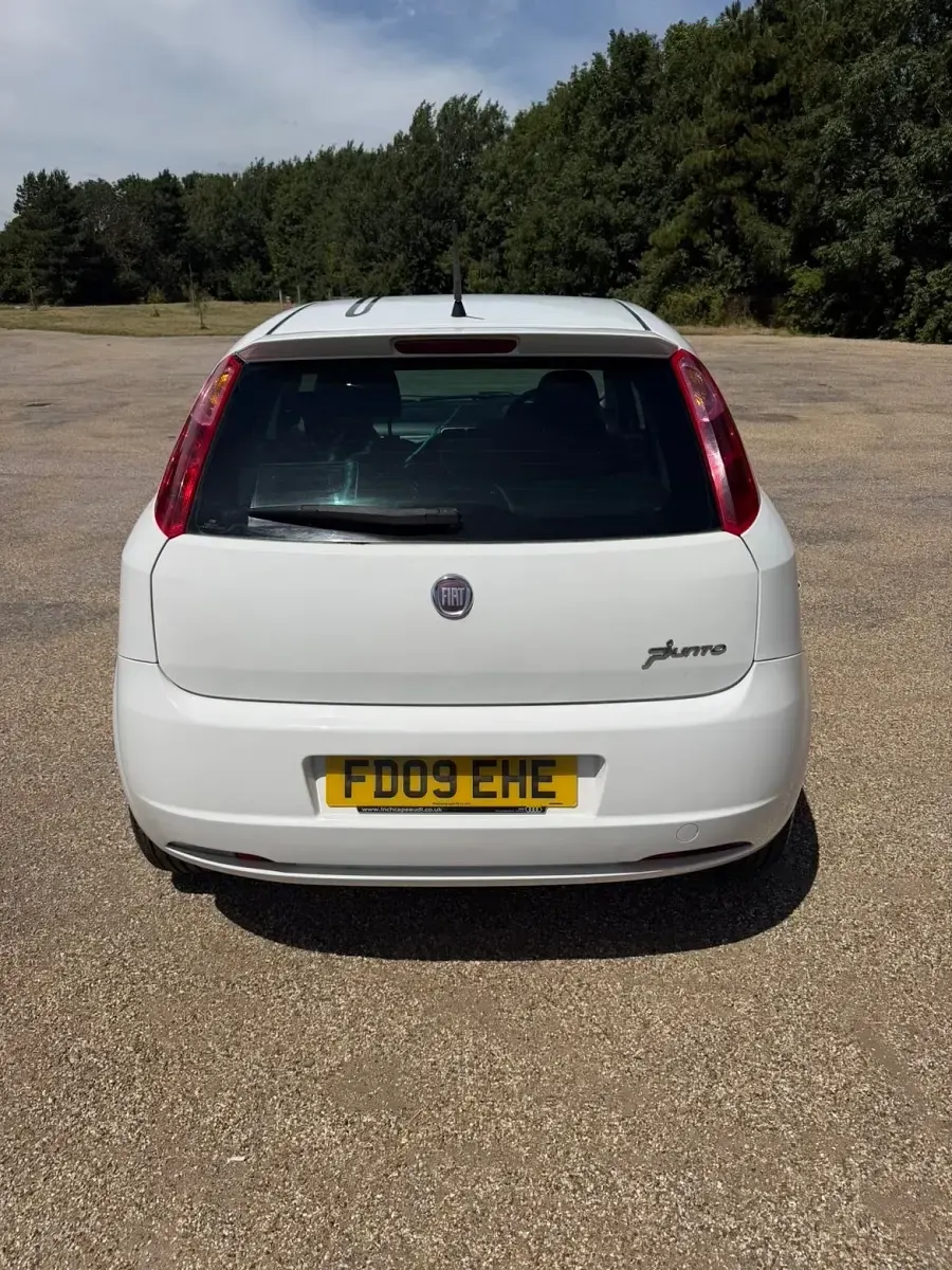 Used Fiat Grande Punto 2009 White Hatchback