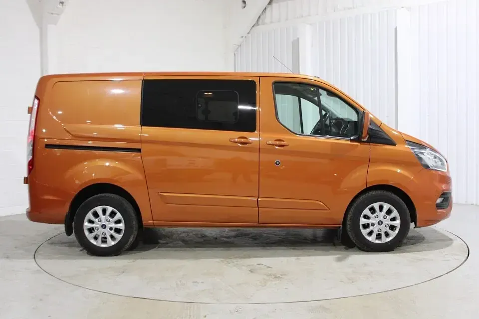 Used Ford Transit Custom Limited 130 HP (95 kW) 2019 Orange Van