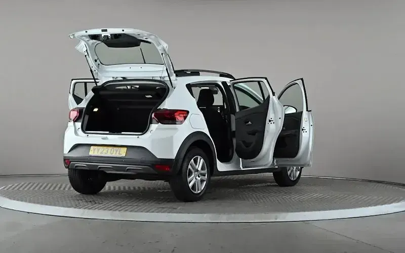 Used Dacia Sandero Expression 91 HP (66 kW) 2023 White Hatchback