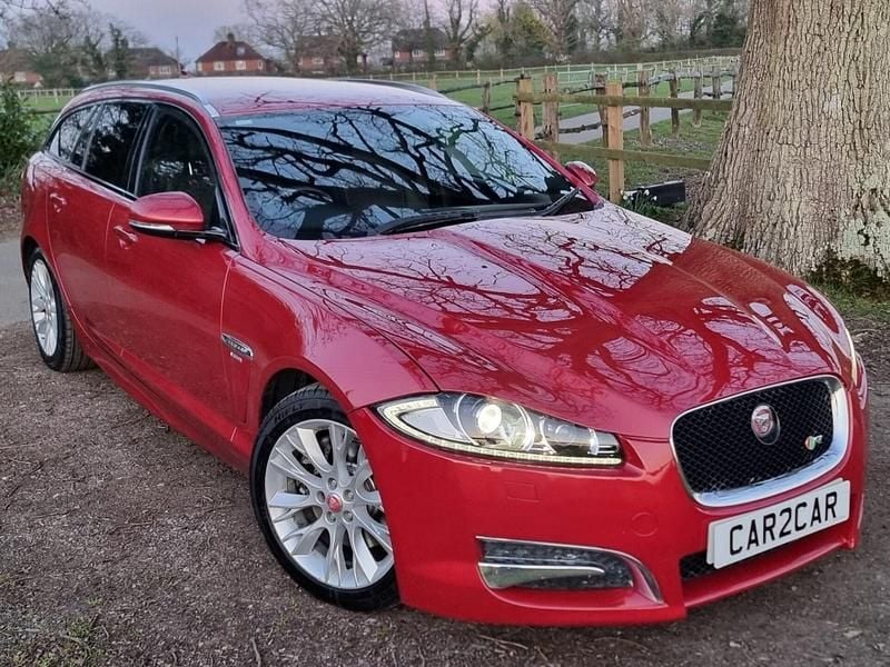 Used Jaguar XF Sportbrake R-Sport 200 HP (147 kW) 2014 Red Estate