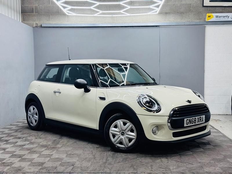 Usado Mini ONE Hatch 102 CV (75 kW) 2018 Blanco Utilitario