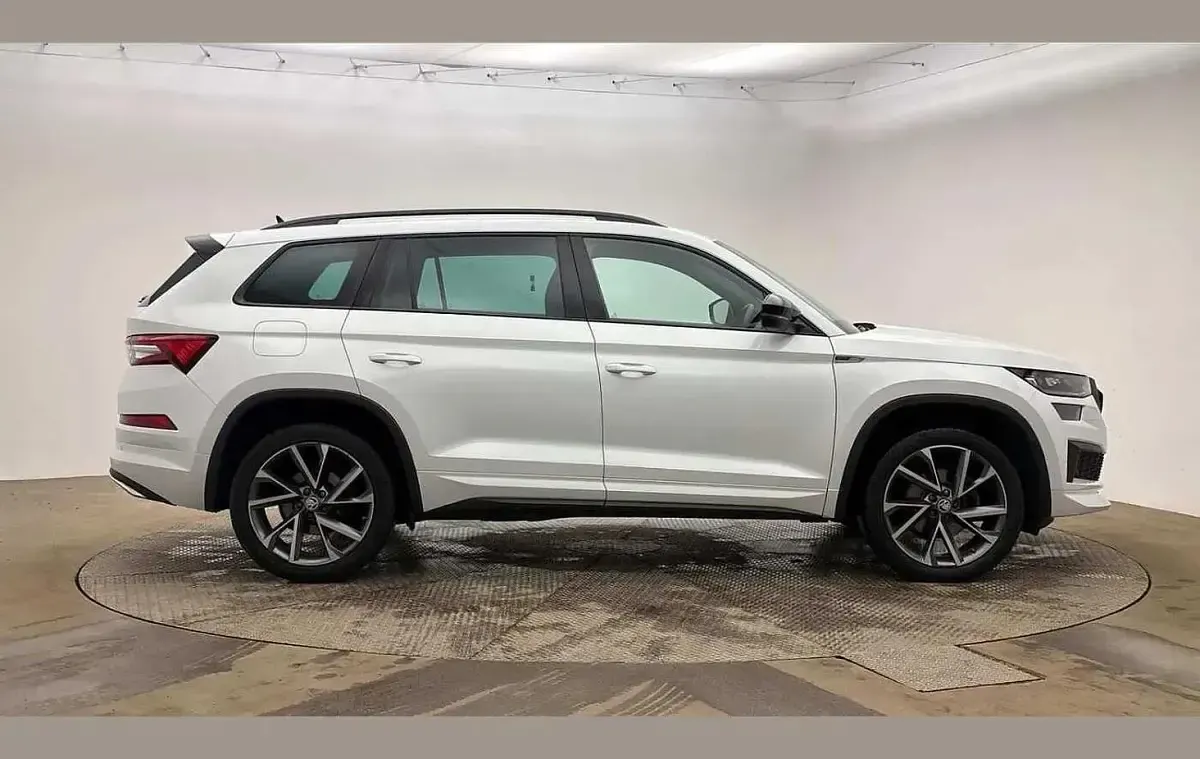 Used Skoda Kodiaq SportLine 150 HP (110 kW) 2023 White SUV