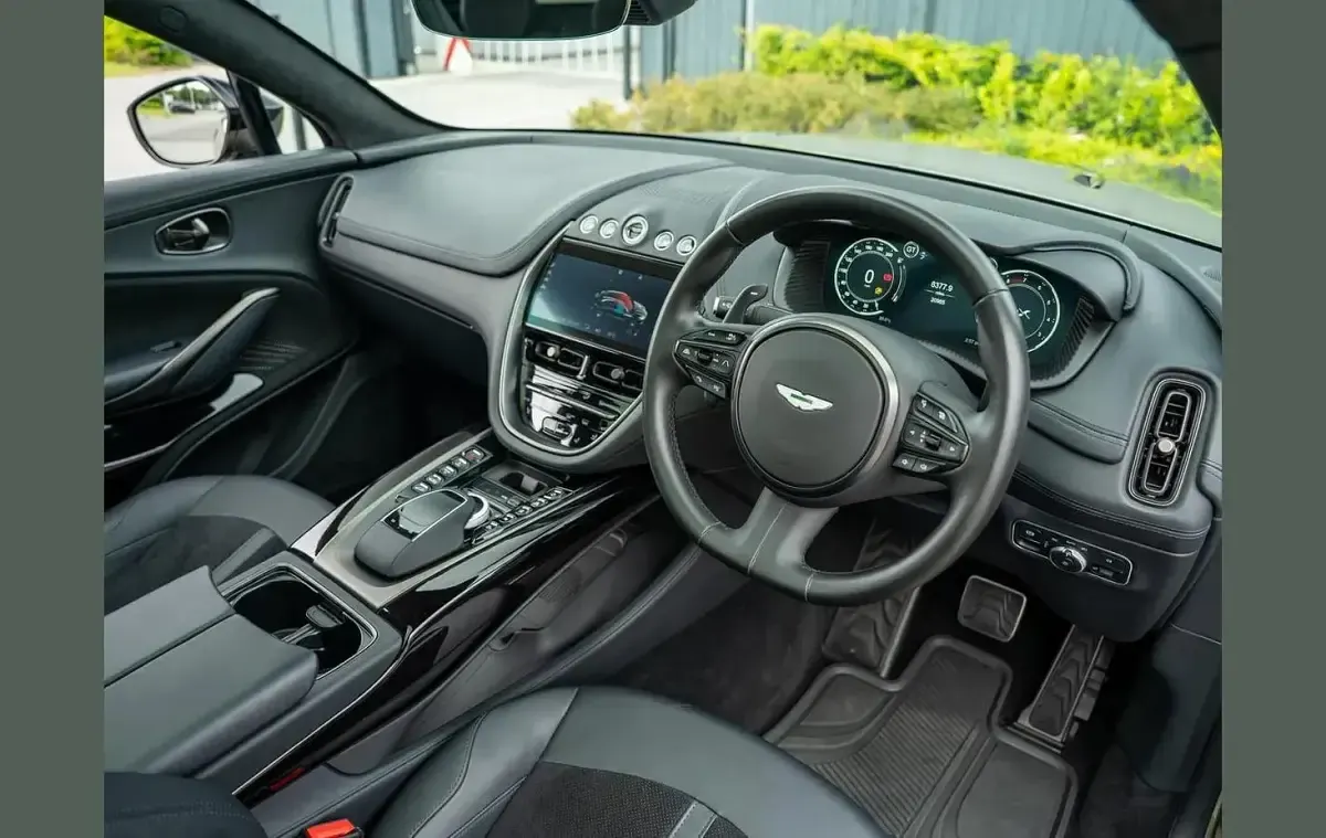 Used Aston Martin DBX 241 HP (177 kW) 2023 Black SUV