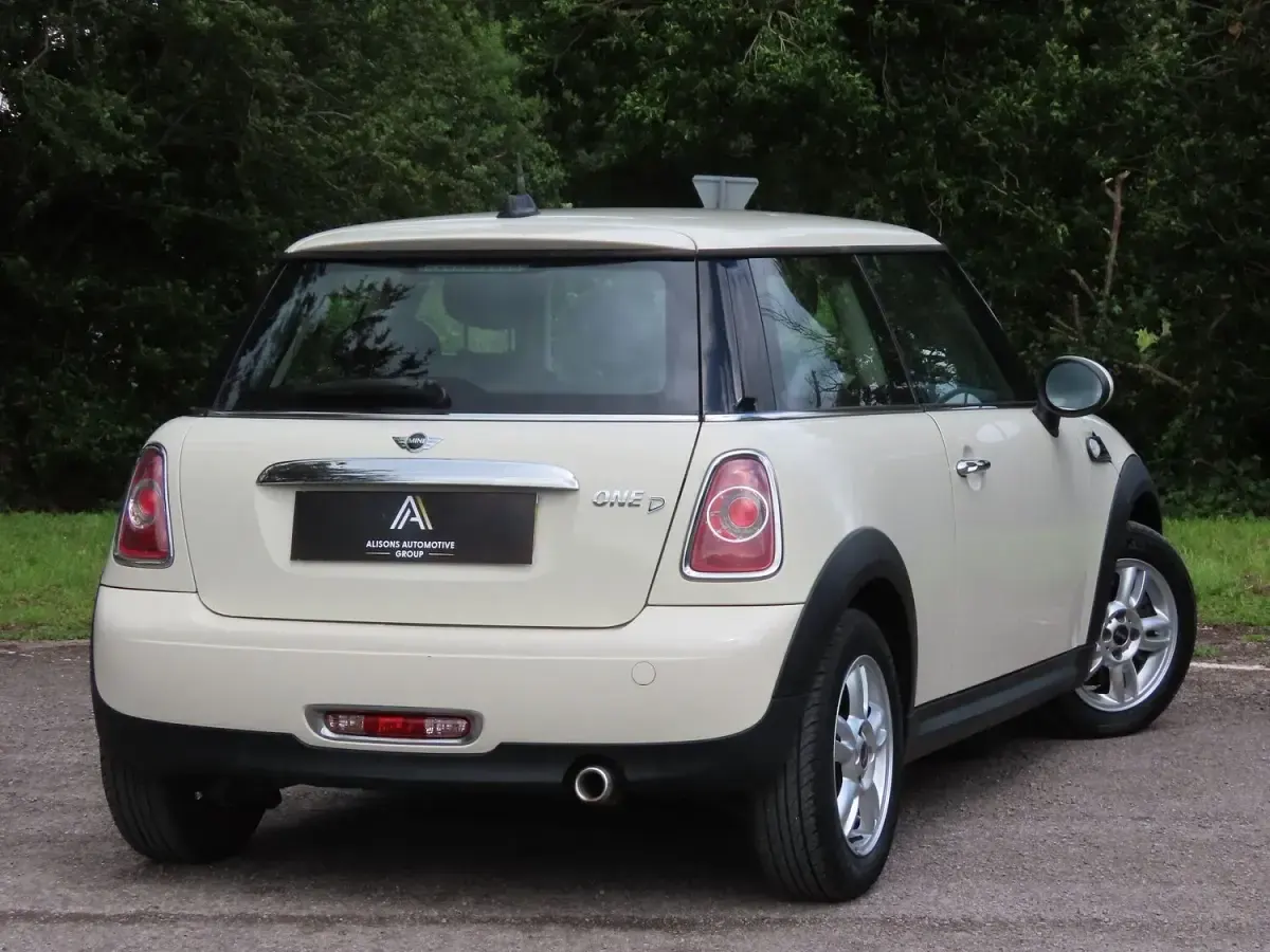 Used Mini One D Hatch 2013 White Hatchback