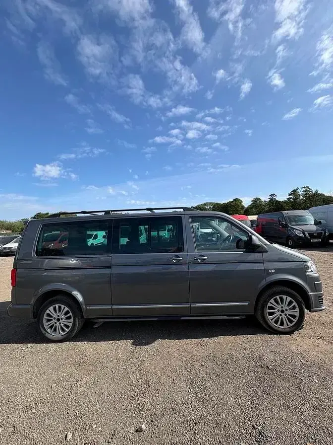Used VW Caravelle SE 180 HP (132 kW) 2010 Grey Van