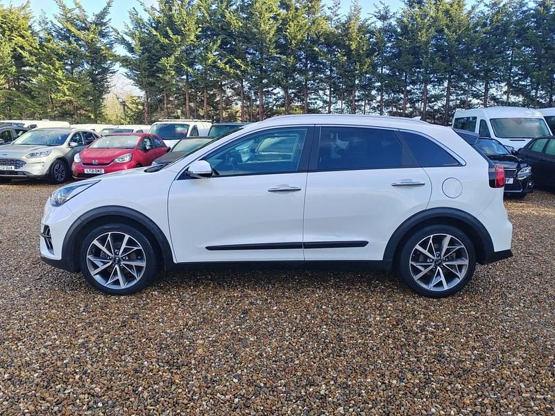 Used Kia Niro 139 HP (102 kW) 2019 White SUV