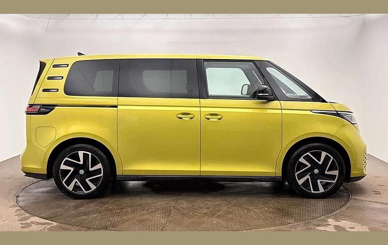 Used VW ID. Buzz Pro 147 kW (200 HP) 2023 Yellow MPV
